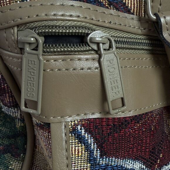 Vintage Pioneer Express Tapestry Beach Scene Carry-On Bag Duffle Weekender Trave - Picture 9 of 10